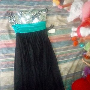 Size 3 xtraordinary black/silver/agua 👗